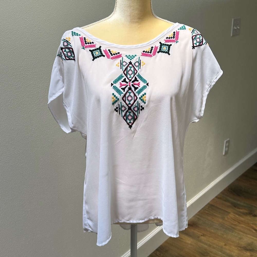 White sheer Roper shirt. (Women’s Size L)